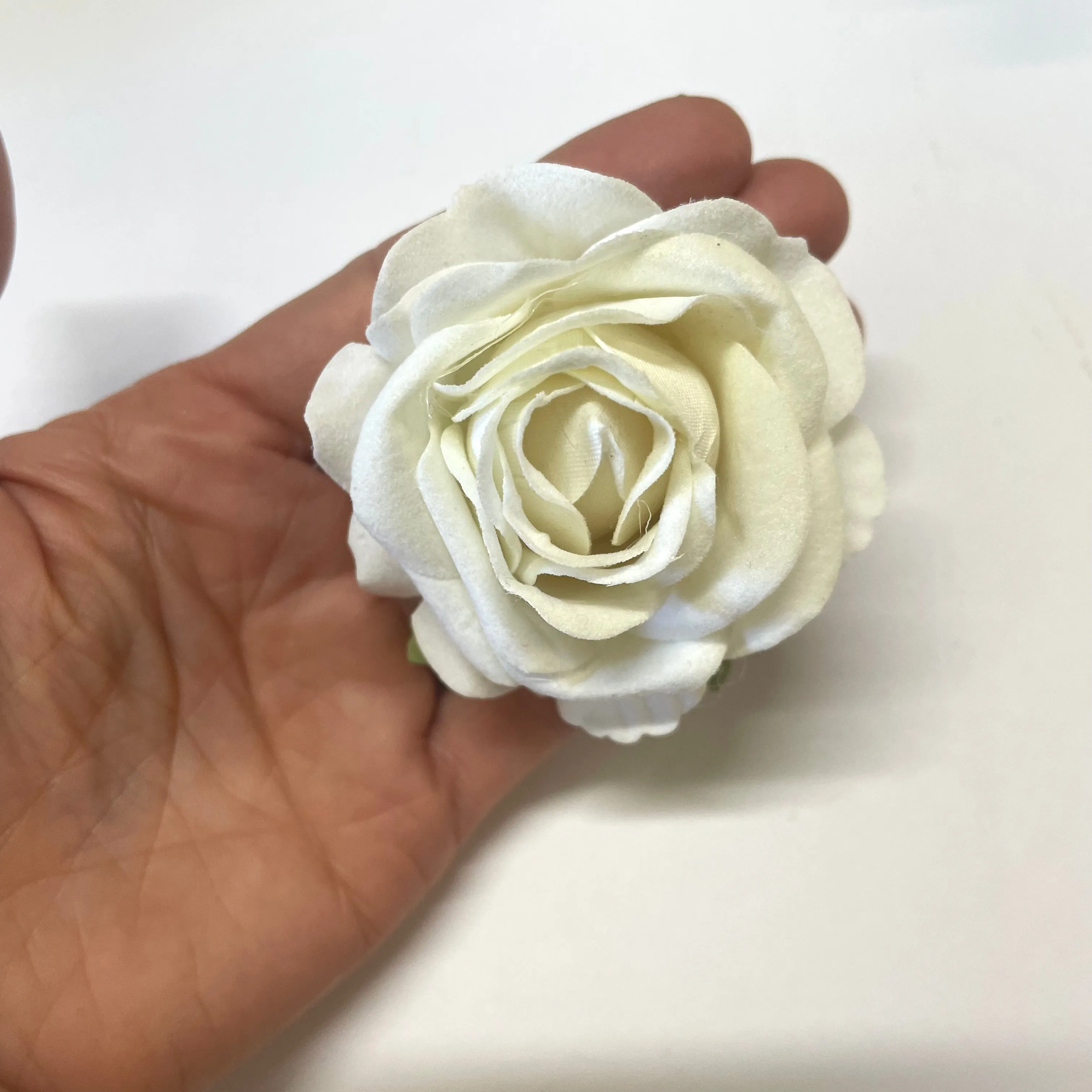 Artificial Silk Flower Heads - Off White Rose Style 123 - 1pc