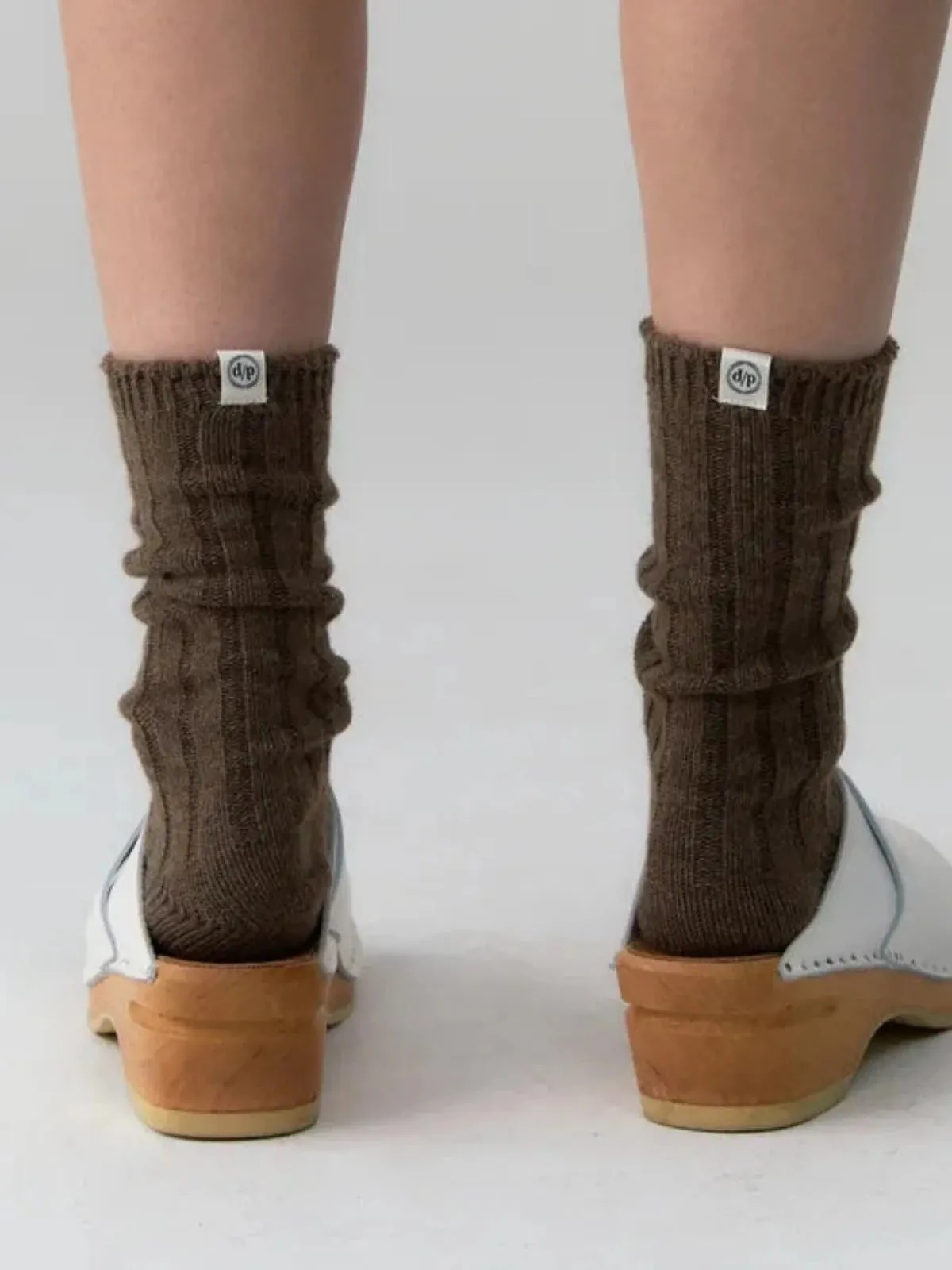 Cashmere Blended Ribbed Socks In Brown