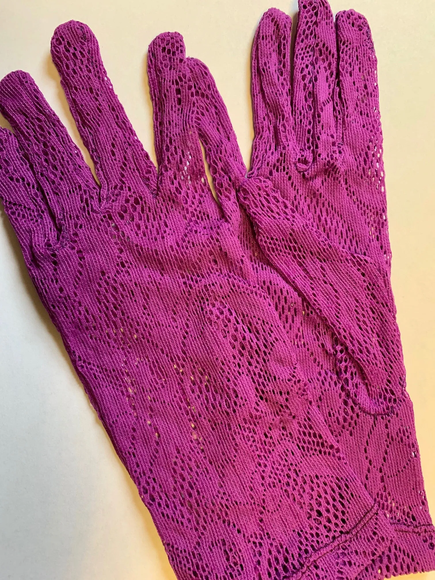 Italian Lace Gloves - Wrist