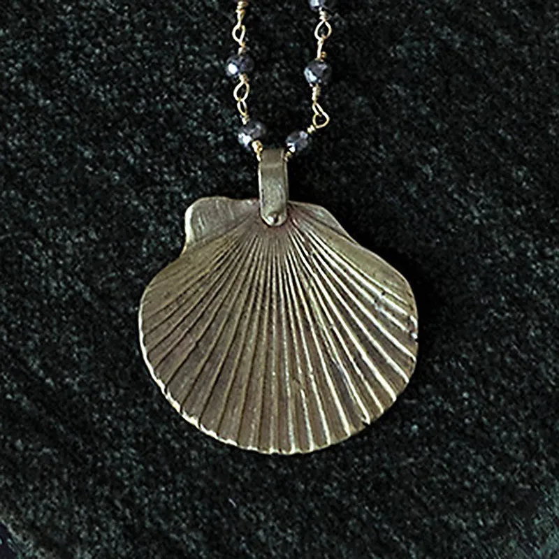 Natura Necklaces - Scallop