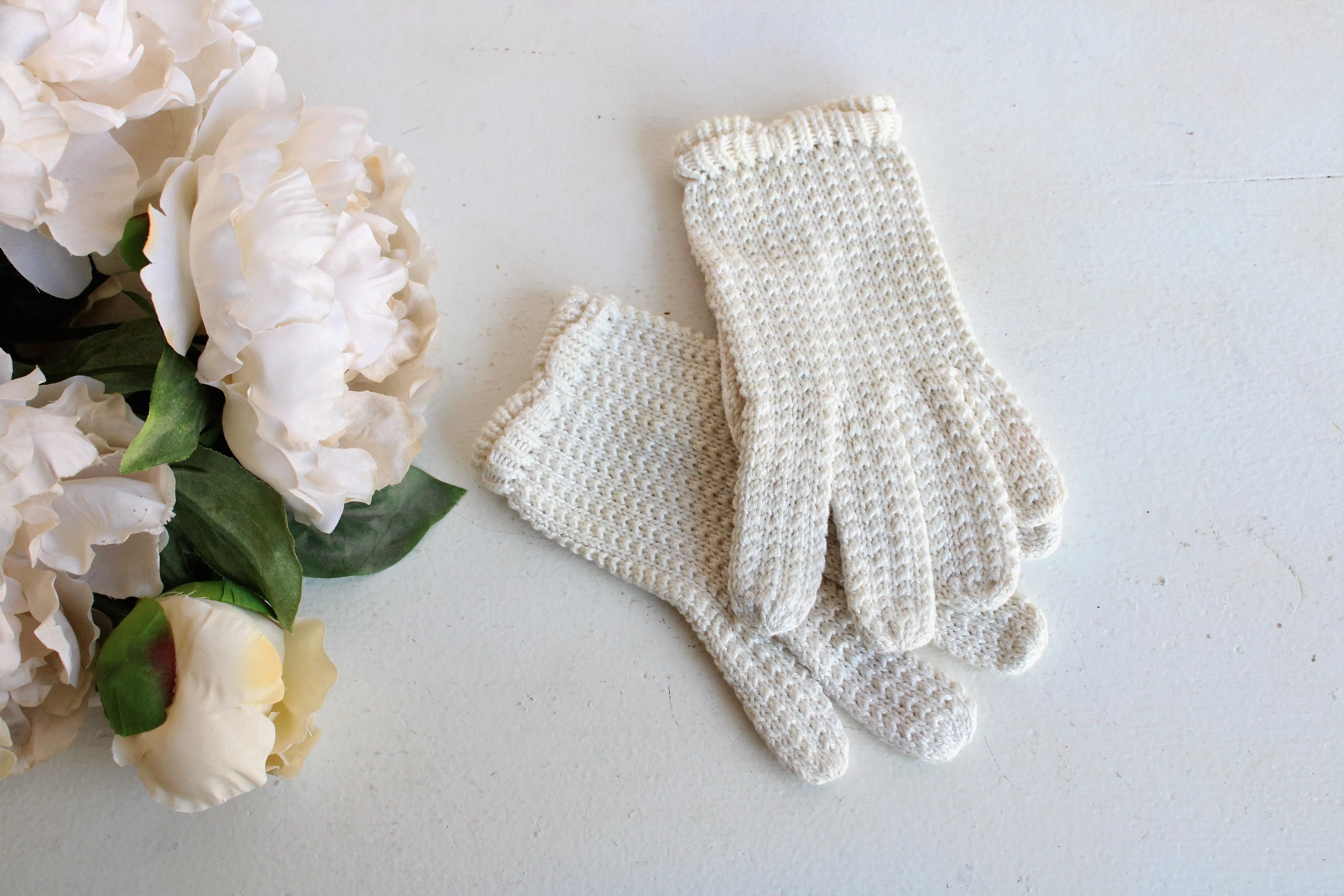 Vintage Ivory Knit or Crochet Cotton Gloves